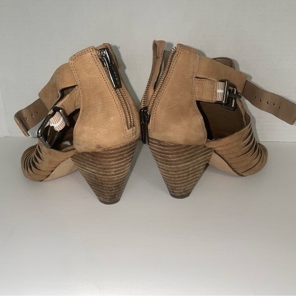 Vince Camuto leather strappy peep toe kitten heel size 7 - Picture 4 of 6